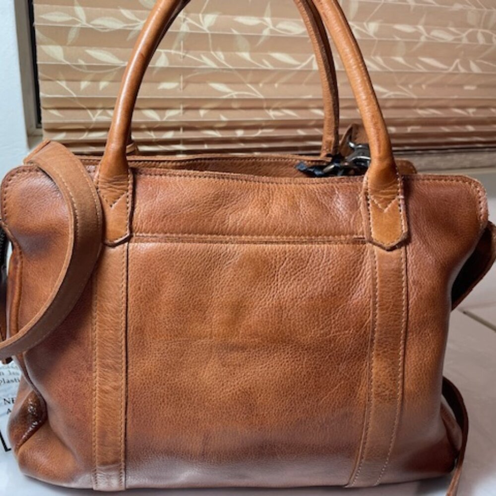 Latico Leathers James Leather Crossbody Bag in Cognac Excellent - Picture 3 of 11
